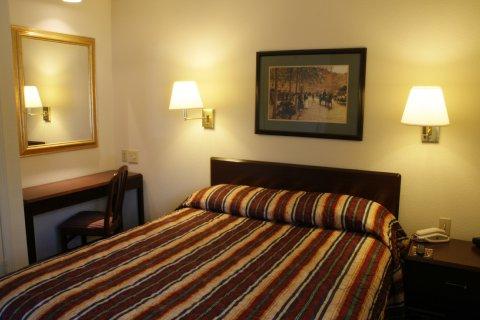 Hotel Candlewood Crabtree By Ihg 2*