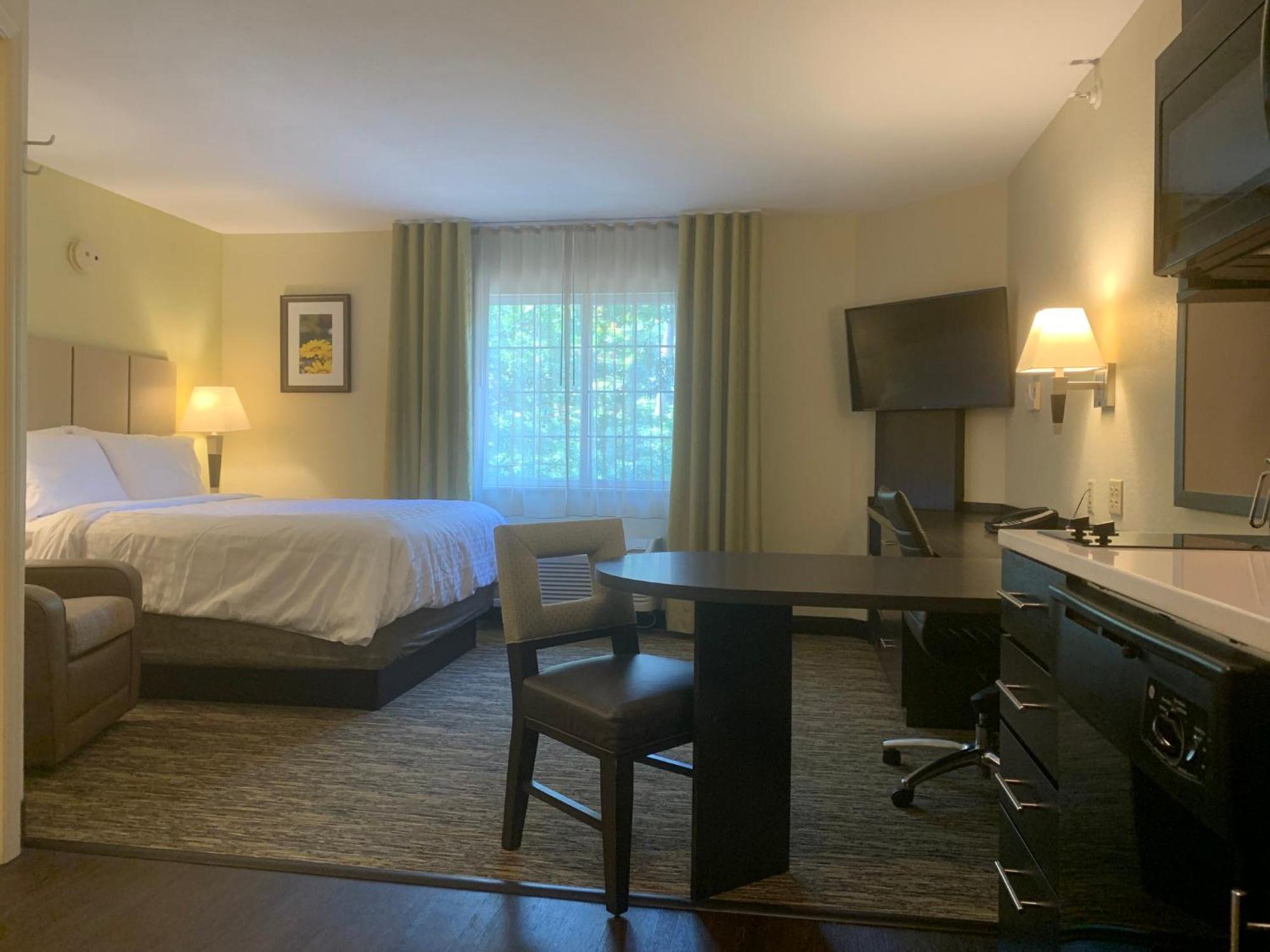 Candlewood Crabtree By Ihg Hotel 2*
