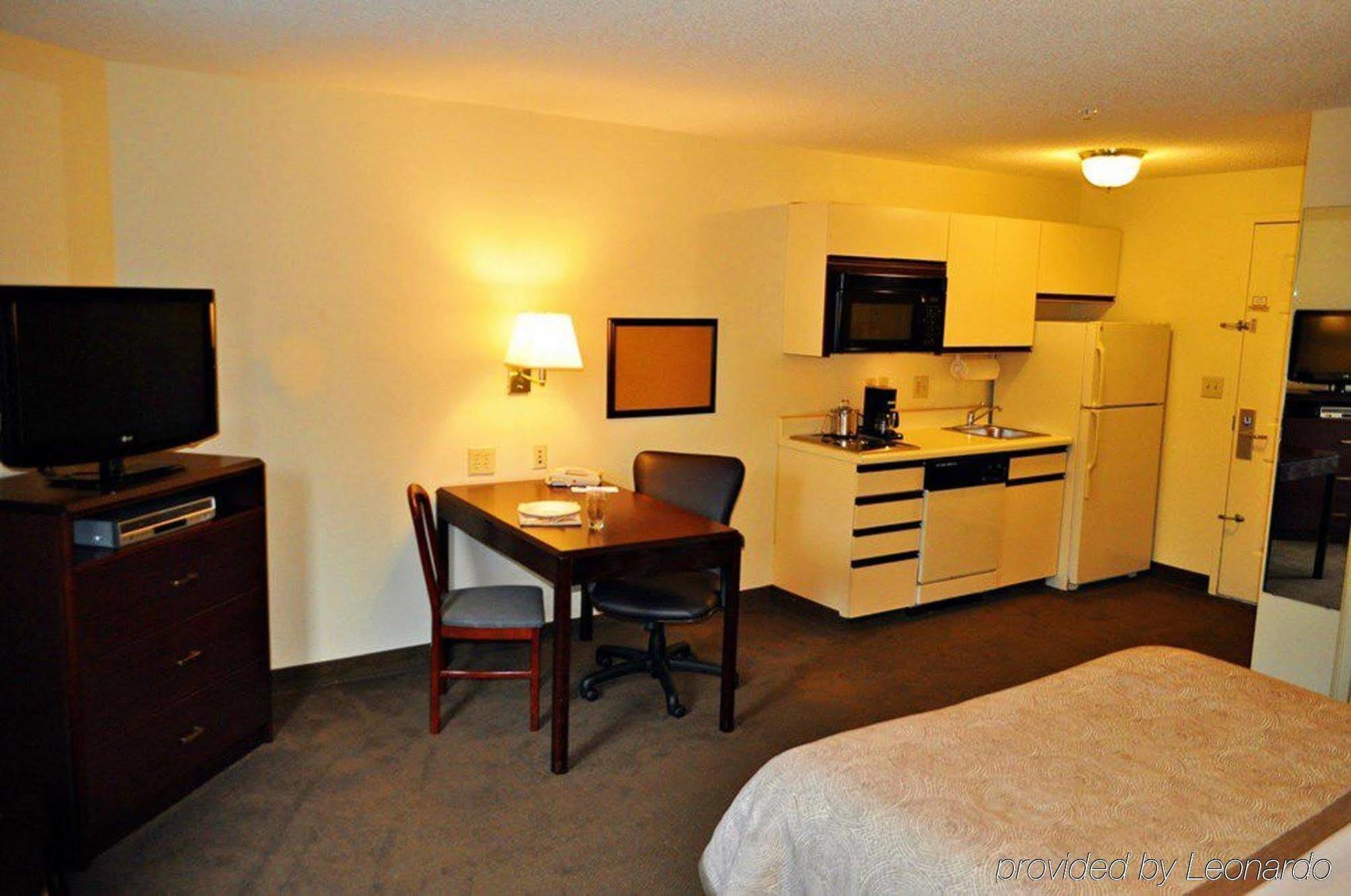 Hotel Candlewood Crabtree By Ihg Raleigh