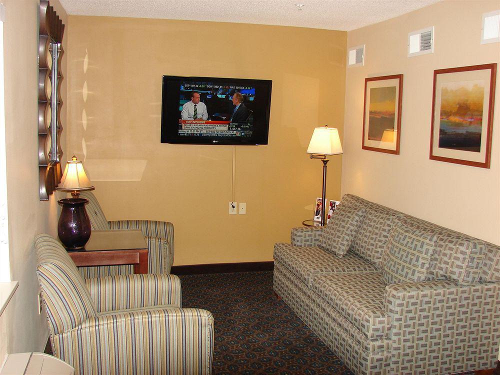 Candlewood Crabtree By Ihg Hotel Raleigh
